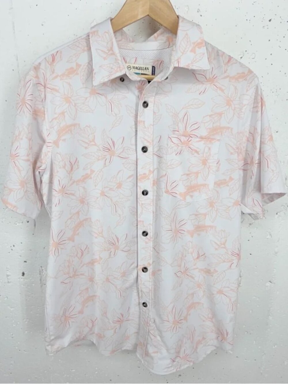 Magellan Size Small White Peach Bass Hawaiian short sleeve Button Down Shirt